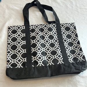 ⭐️ Black & White patterned print tote bag 17” x 11” hang depth almost 8”